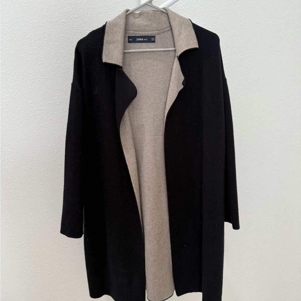 Zara Women's Elegant Black and Beige Cardigan